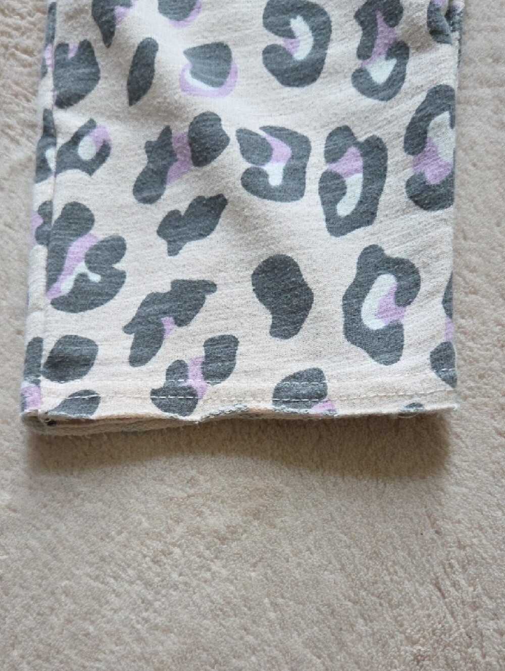 Grayson Mini Sleeveless Leopard Print Jumpsuit Romper with Lavender Accents 3T - Picture 6 of 12